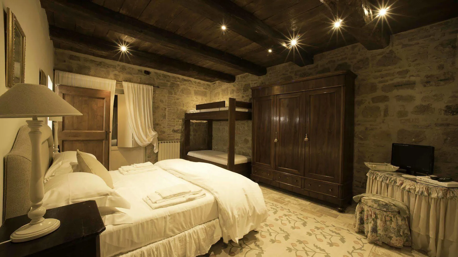 Tenuta Santo Pietro Pienza 0*,  Italien